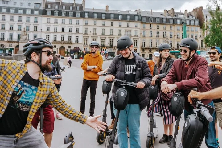 Paris E-Scooter Tour with fun & informative guide (small groups)