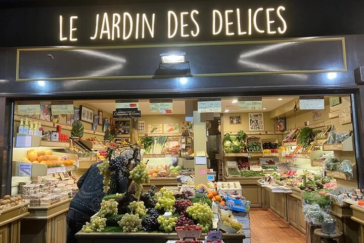 Paris Le Marais District Guided Walking Tour with Tastings