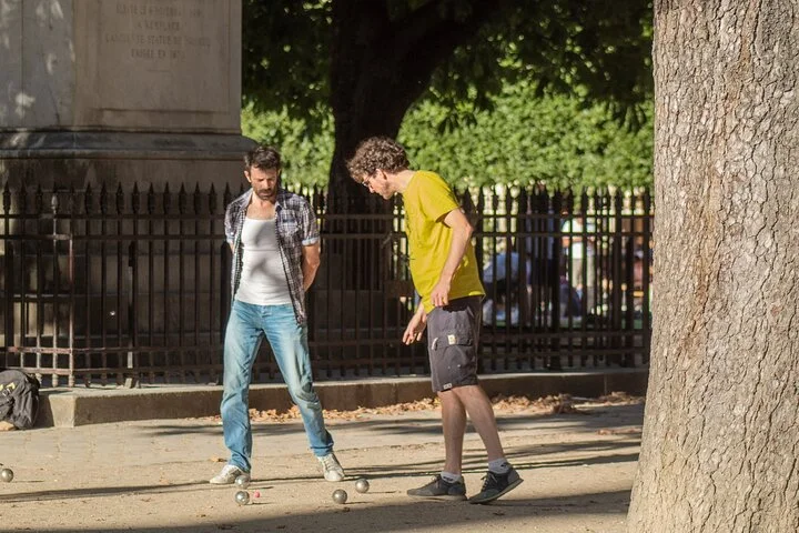 Paris Le Marais Walking Tour: An Incredible History - Small Group