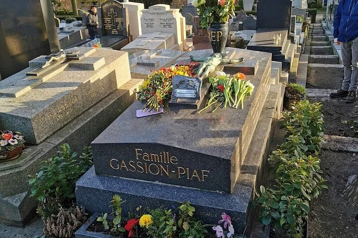 Pere Lachaise Cemetery Walking Tour Semi Private 12ppl Max