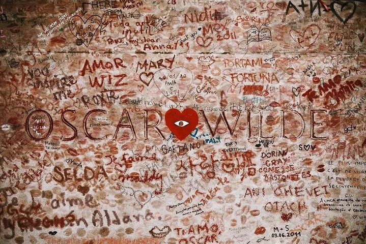 Pere Lachaise Cemetery Walking Tour Semi Private 12ppl Max