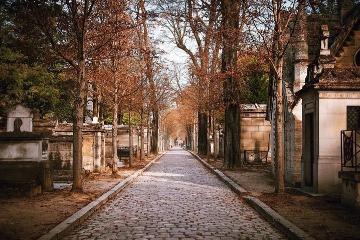 Pere Lachaise Cemetery Walking Tour Semi Private 12ppl Max