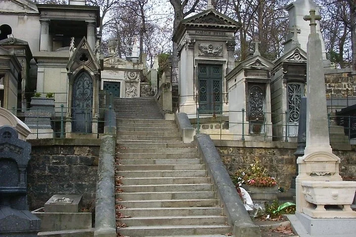 Pere Lachaise Cemetery Walking Tour Semi Private 12ppl Max