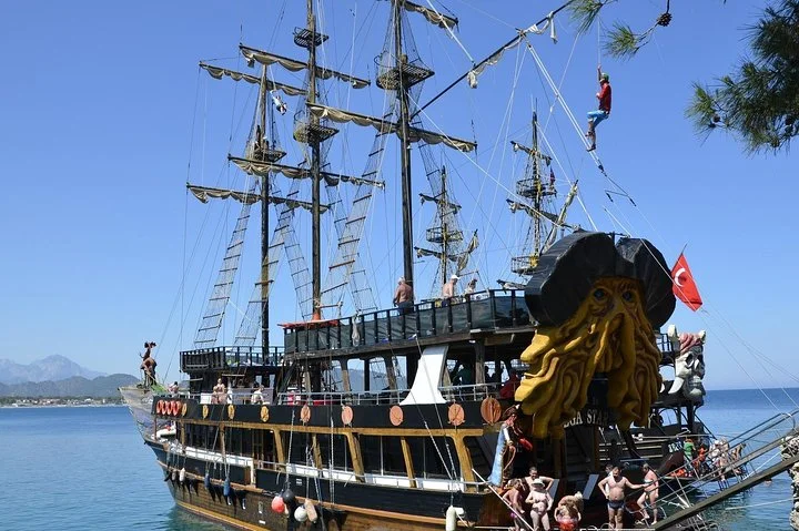 Pirate Boat Trip in Kemer with Lunch & Transfer from Antalya