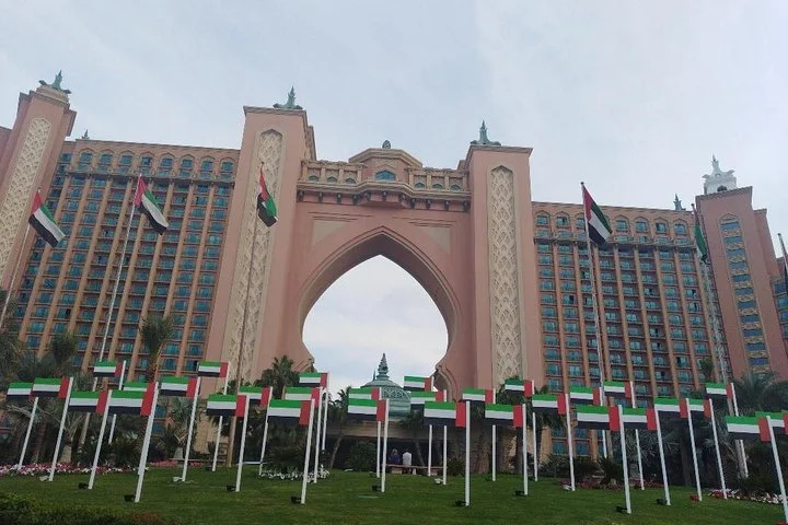 Private 10 hours tour : Dubai and Abu Dhabi highlights with professional Driver