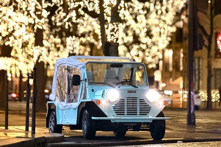 Private 4 - Hour Paris Highlights Tour by Golf Cart Mini Moke