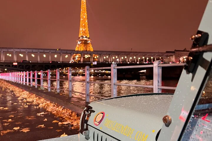Private 4 - Hour Paris Highlights Tour by Golf Cart Mini Moke