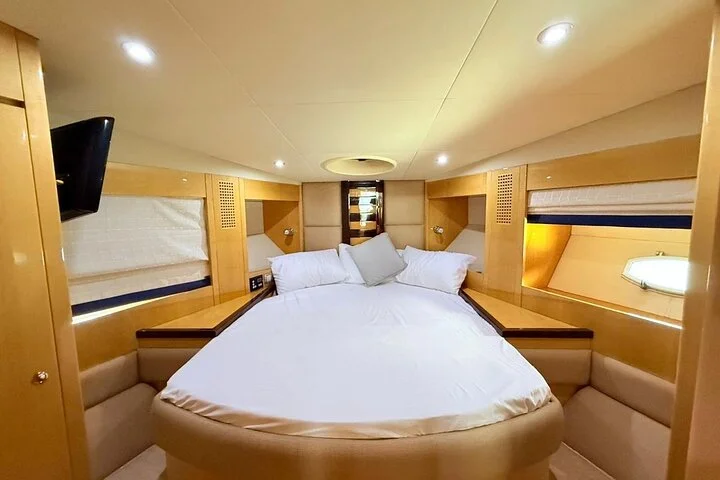 Private 52ft Yacht Cruise Exclusive Charter Experience in Dubai