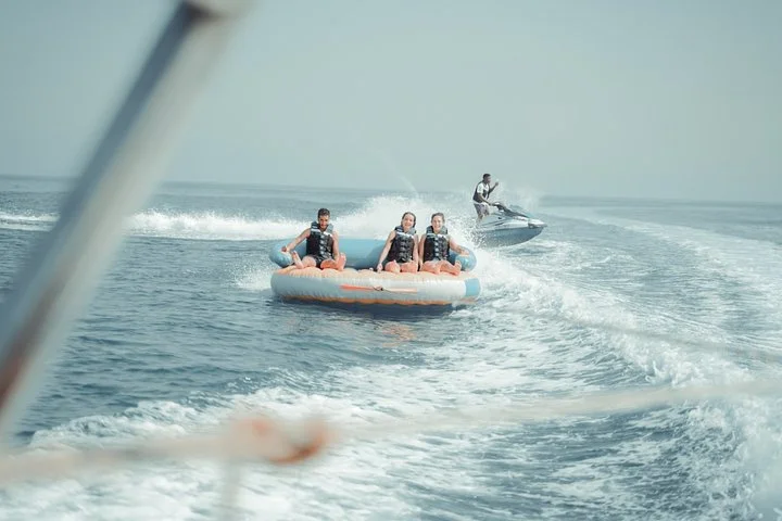 Private 60-min Group Tubing on Speedboat in Dubai