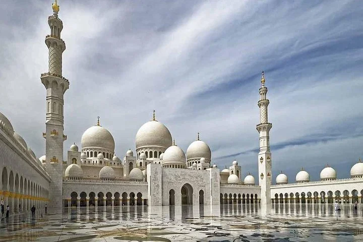 Private Abu Dhabi city tour Grand Mosque and Louvre museum