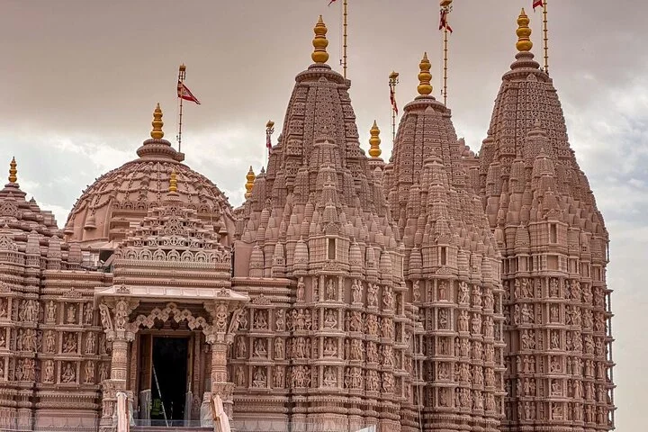 Private Abu Dhabi Tour & Grand Mosque and Baps Temple