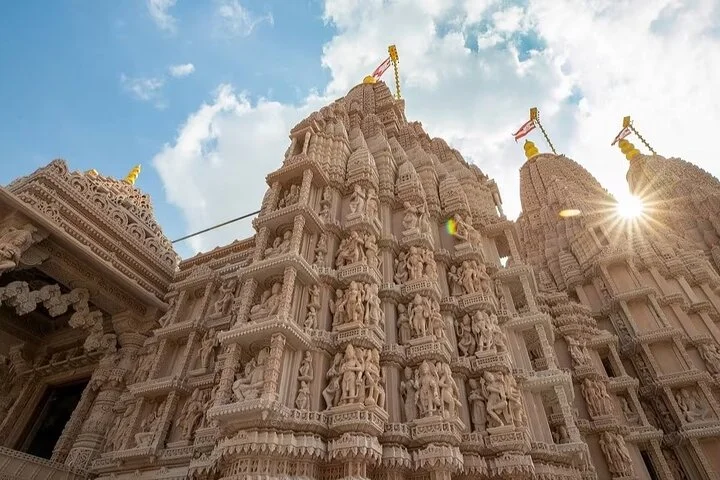 Private Abu Dhabi Tour & Grand Mosque and Baps Temple