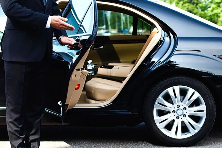 Private Car and Driver Hire Dubai Full Day