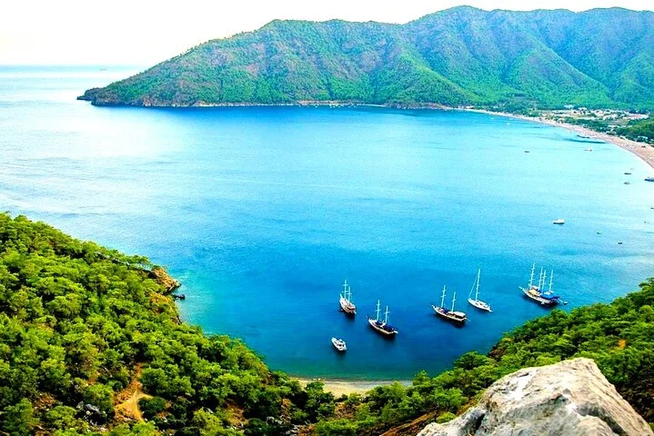 Private Daily Boat Tour !