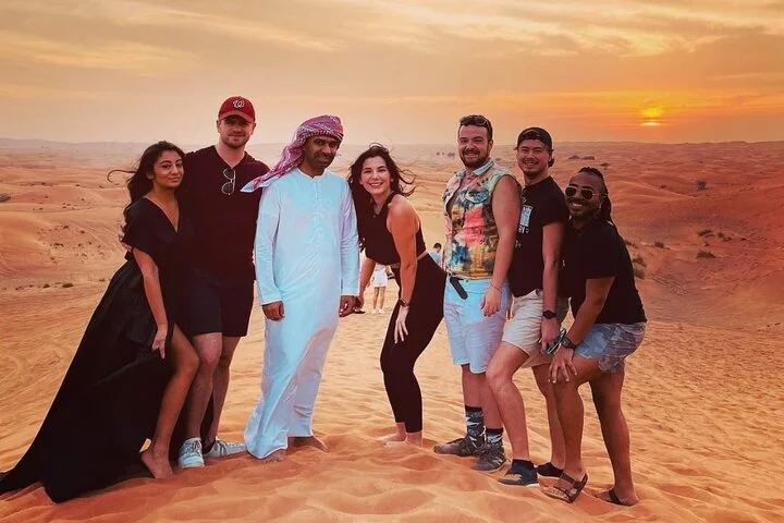 Private Dubai Red Dunes Desert Safari + BBQ Dinner & Live Shows