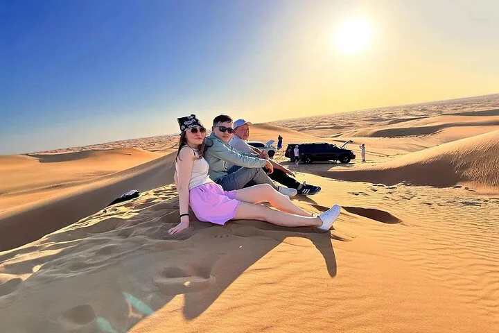 Private Dubai Red Dunes Desert Safari + BBQ Dinner & Live Shows