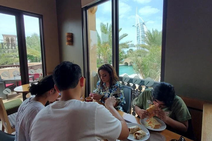 Private: Dubai's Highlights & Desert safari with BBQ dinner