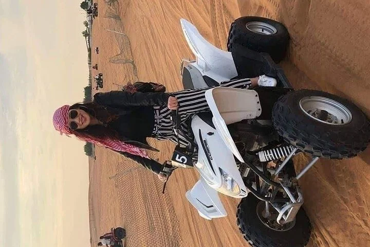 Private Evening Desert Safari with BBQ Dinner & Sand Boarding