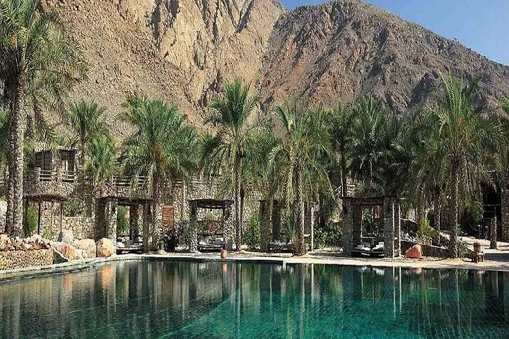 Private Guided Dune Bashing Day Tour in Wadi Hatta Mountains