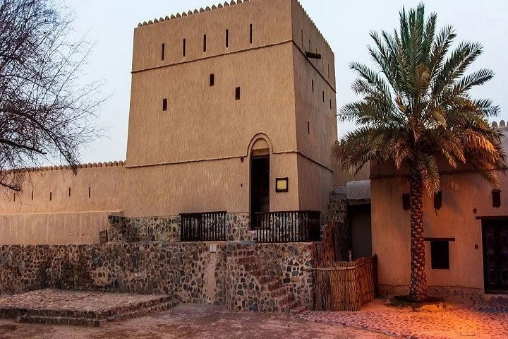 Private Guided Dune Bashing Day Tour in Wadi Hatta Mountains