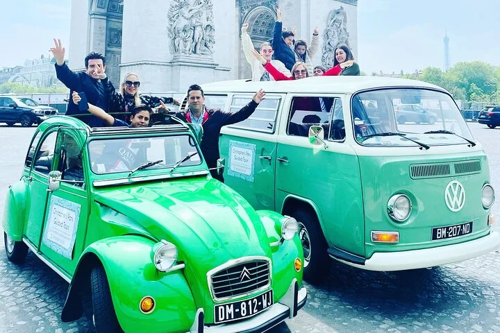 Private Guided Tour with Classic Van in Paris