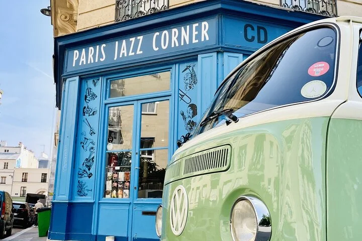Private Guided Tour with Classic Van in Paris