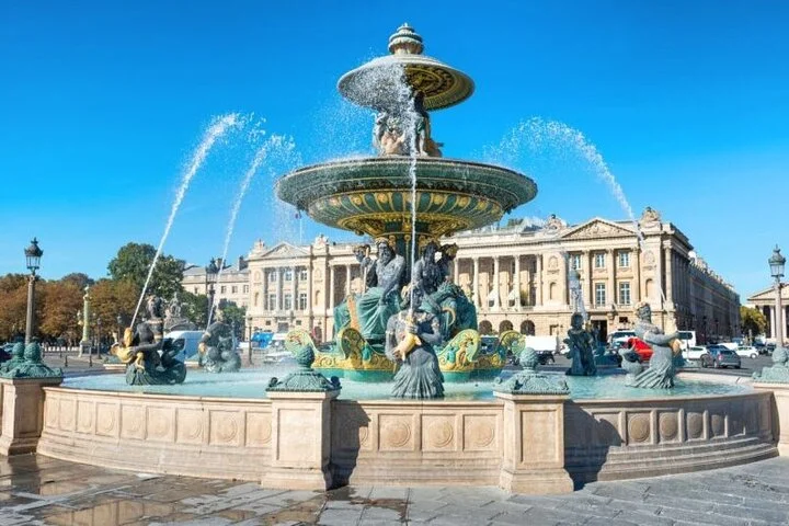 Private Highlights of Paris Tuk-Tuk Experience