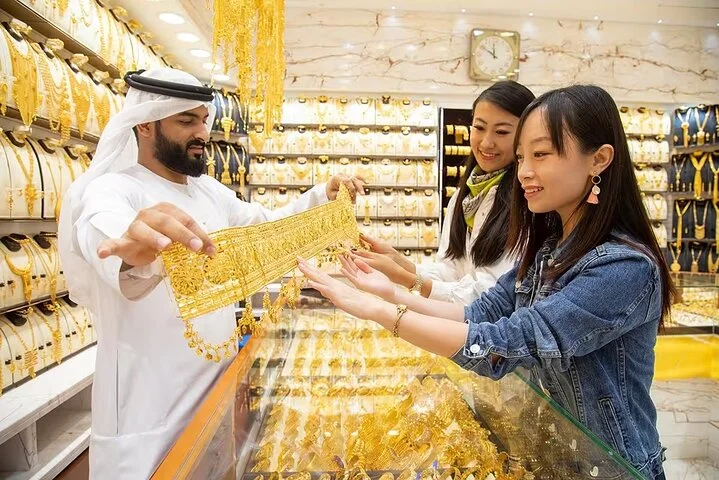 PRIVATE Local Food Tour and Guided Walking Tour of Dubai Old Town