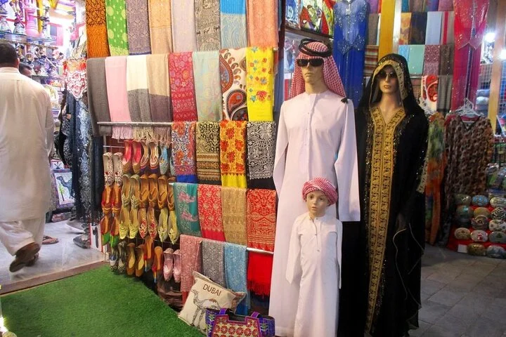 PRIVATE Local Food Tour and Guided Walking Tour of Dubai Old Town