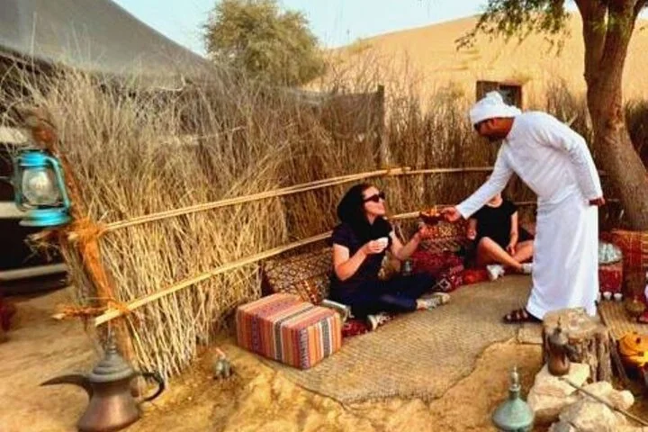 PRIVATE Local Food Tour and Guided Walking Tour of Dubai Old Town