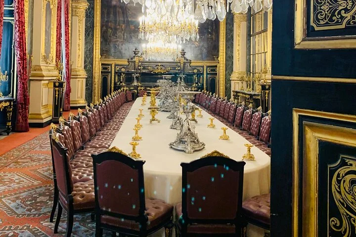 PRIVATE Louvre Wonders & Hidden Treasures Visit