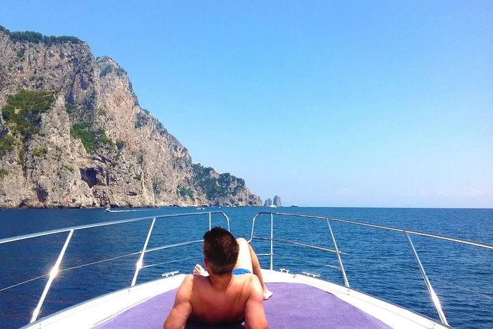 Private Luxury Yacht Tour with Lunch and Drinks