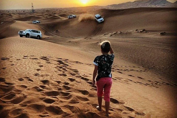 Private Morning Desert Safari Dubai with Dune Bashing & Sandboard