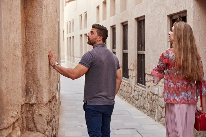 Private Old Dubai Walking Tour: Forts, Souks, and Boats