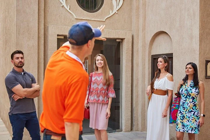 Private Old Dubai Walking Tour: Forts, Souks, and Boats