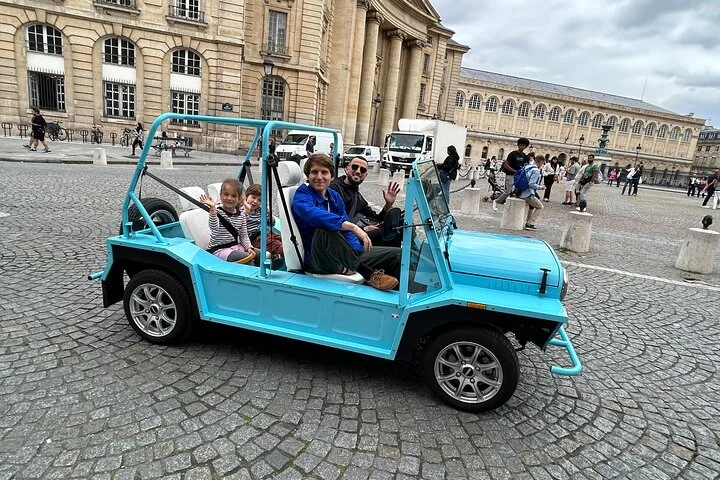 Private Paris Landmarks Tour by Golf Cart (pickup included)