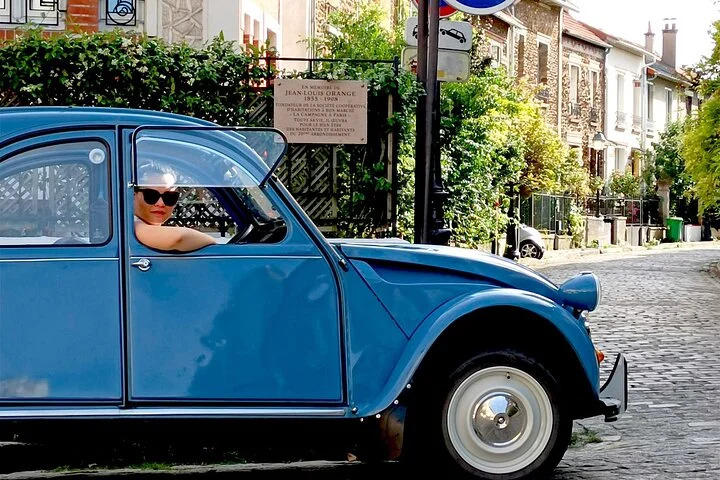 Private Paris Tour in a Classic 2CV
