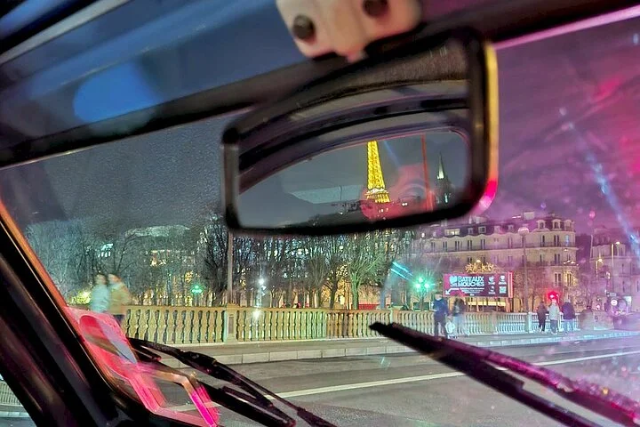 Private Paris Tour in a Classic 2CV