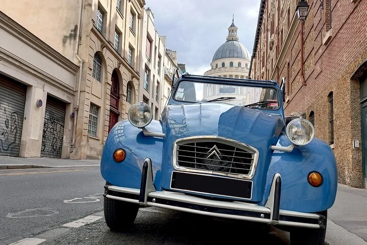 Private Paris Tour in a Classic 2CV