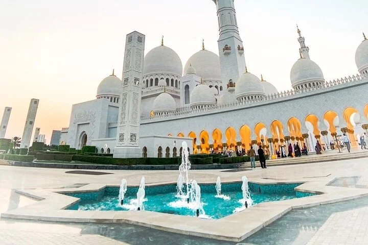 Private Round-Trip Sheikh Zayed Grand Mosque Tour from Dubai Inc. Transport
