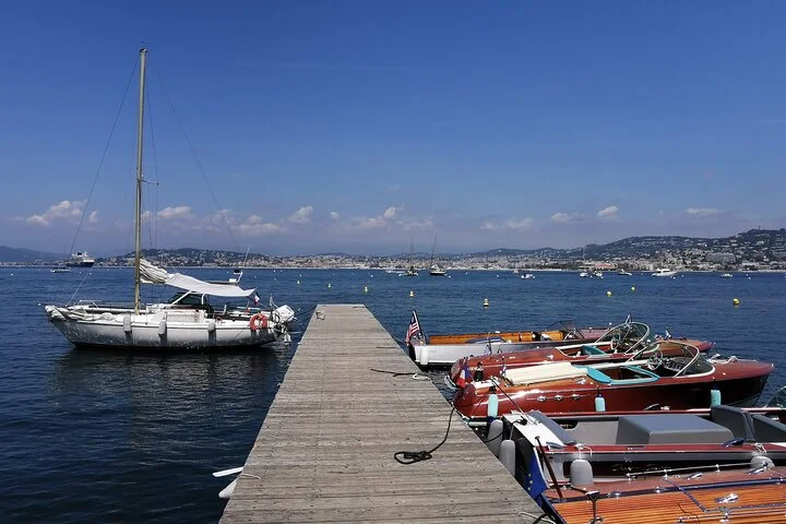 Private sailing excursion & Provencal picnic