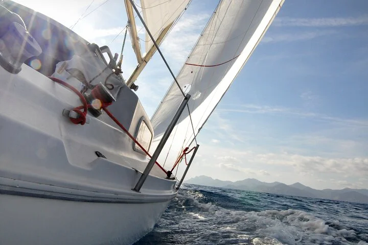 Private sailing excursion & Provencal picnic