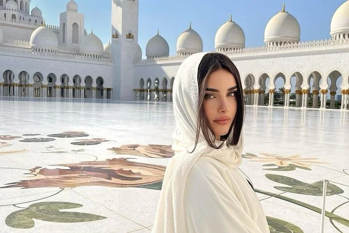 Private Tour in Abu Dhabi City with BAPS Temple