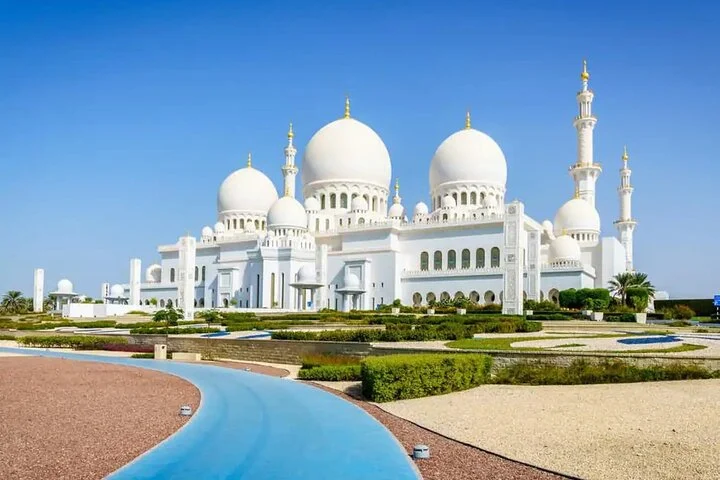 Private Tour in Abu Dhabi City with BAPS Temple