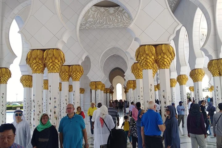 Private Tour : Louvre Museum Abu Dhabi & Sheikh Zayed Grand Mosque visit