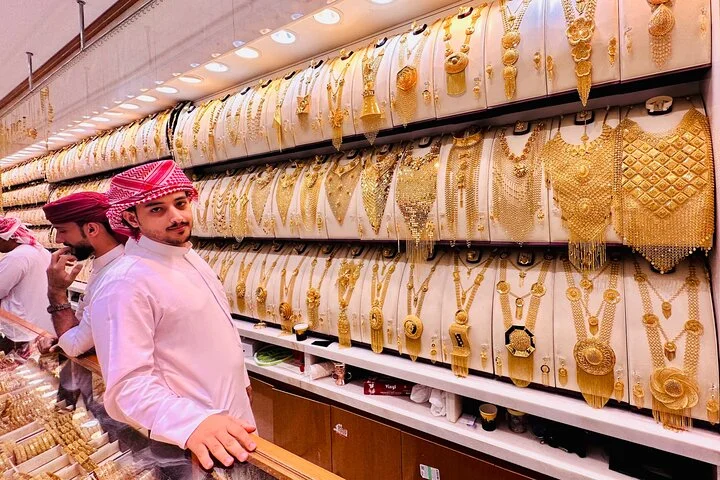 Private Tour Old Dubai Souks Creek and Abra Tour with Tastings