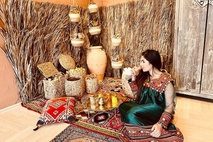 Private Tour Old Dubai Souks Creek and Abra Tour with Tastings