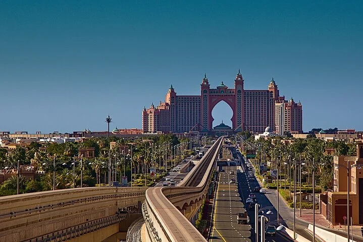 Private Transfers Dubai to Muscat Hotels drop