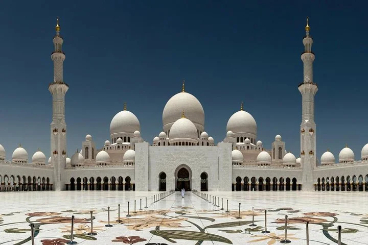 Private Trip to Sheikh Zayed Mosque and Louvre Museum