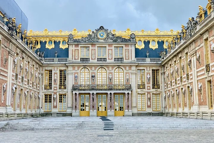 PRIVATE Versailles Palace & Gardens Tour with transfer included